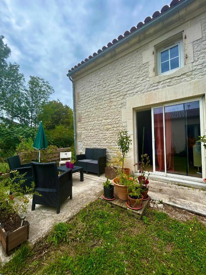 La Maison D'Hotes Des Charentes 호텔 Les Touches-de-Périgny 외부 사진